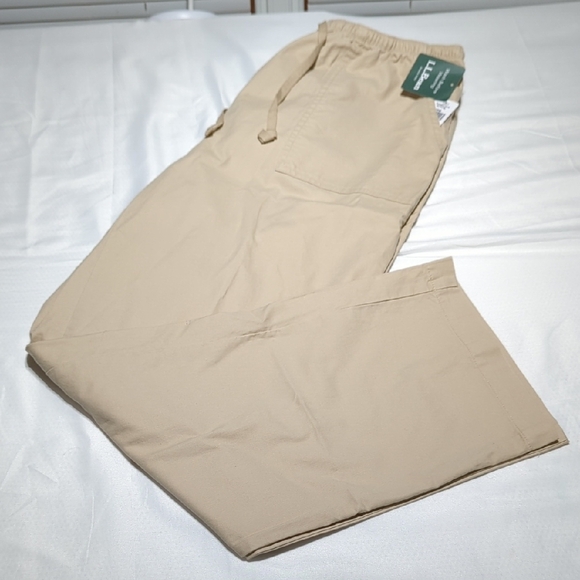 L.L. Bean Men's Khaki Chinos - Picture 1 of 15